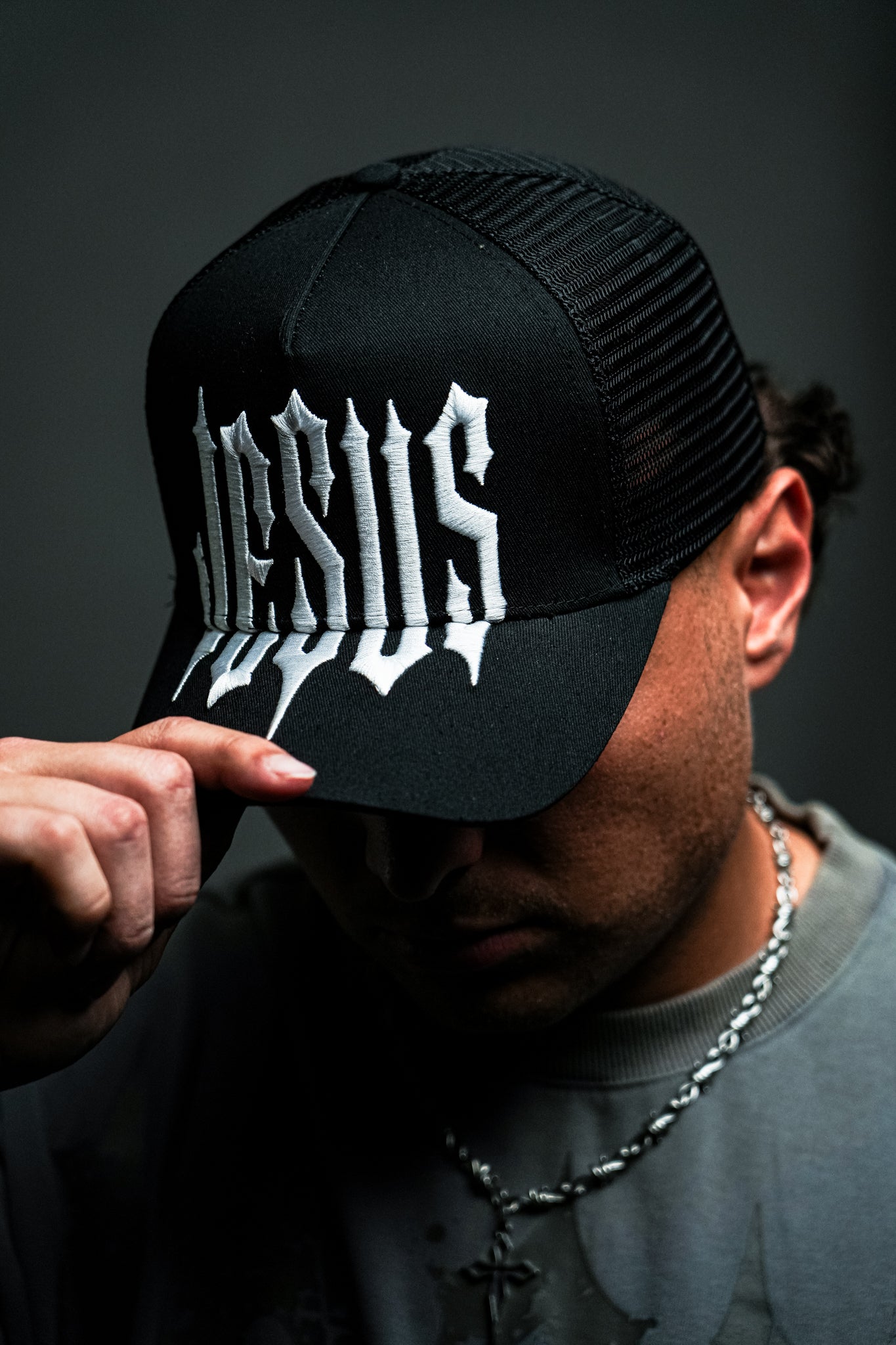 The Covenant Hat in Black