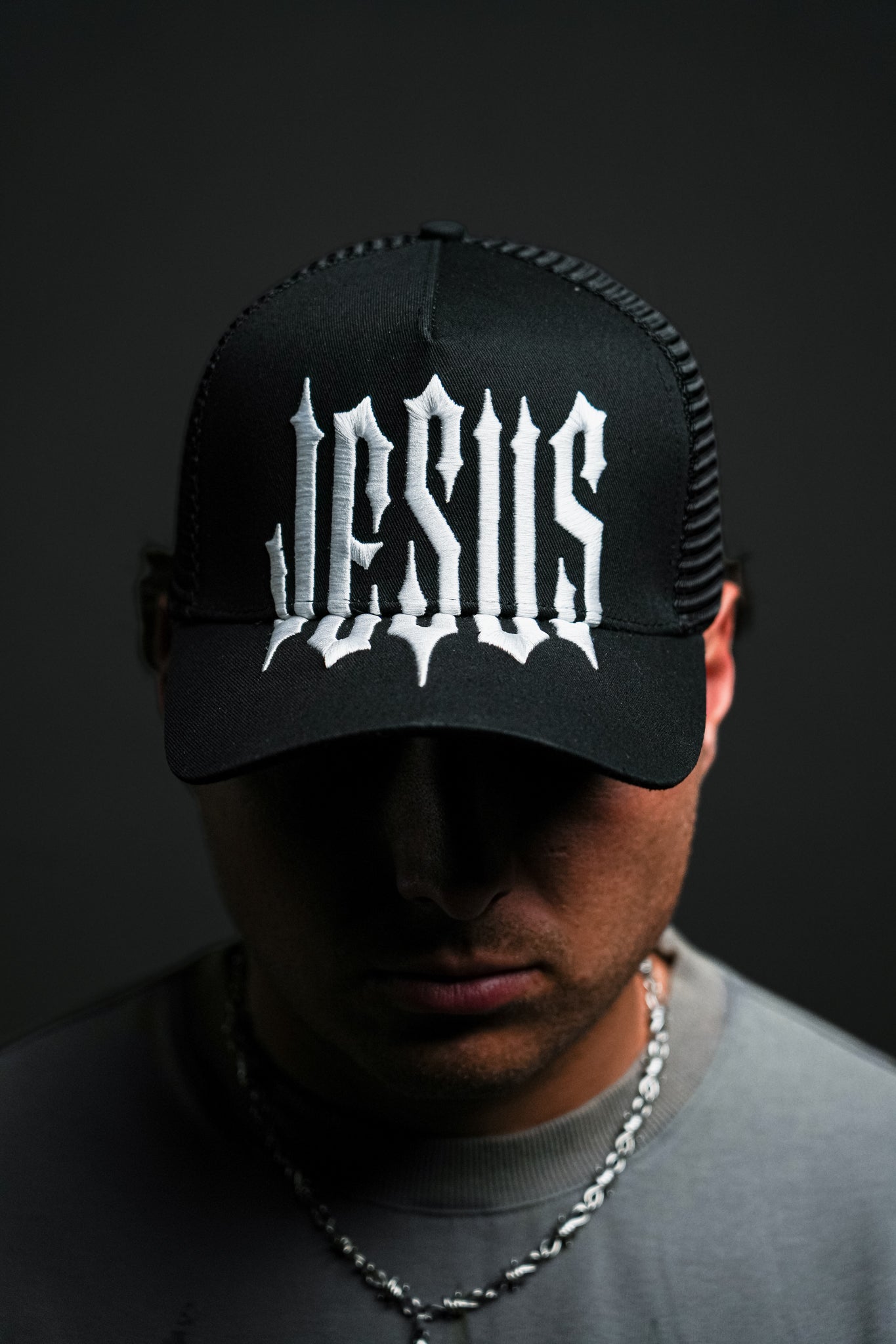 The Covenant Hat in Black