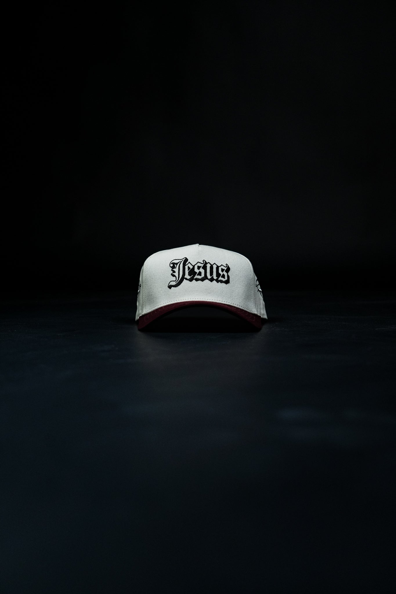 Pierced 5 Panel Hat in Cream/Red