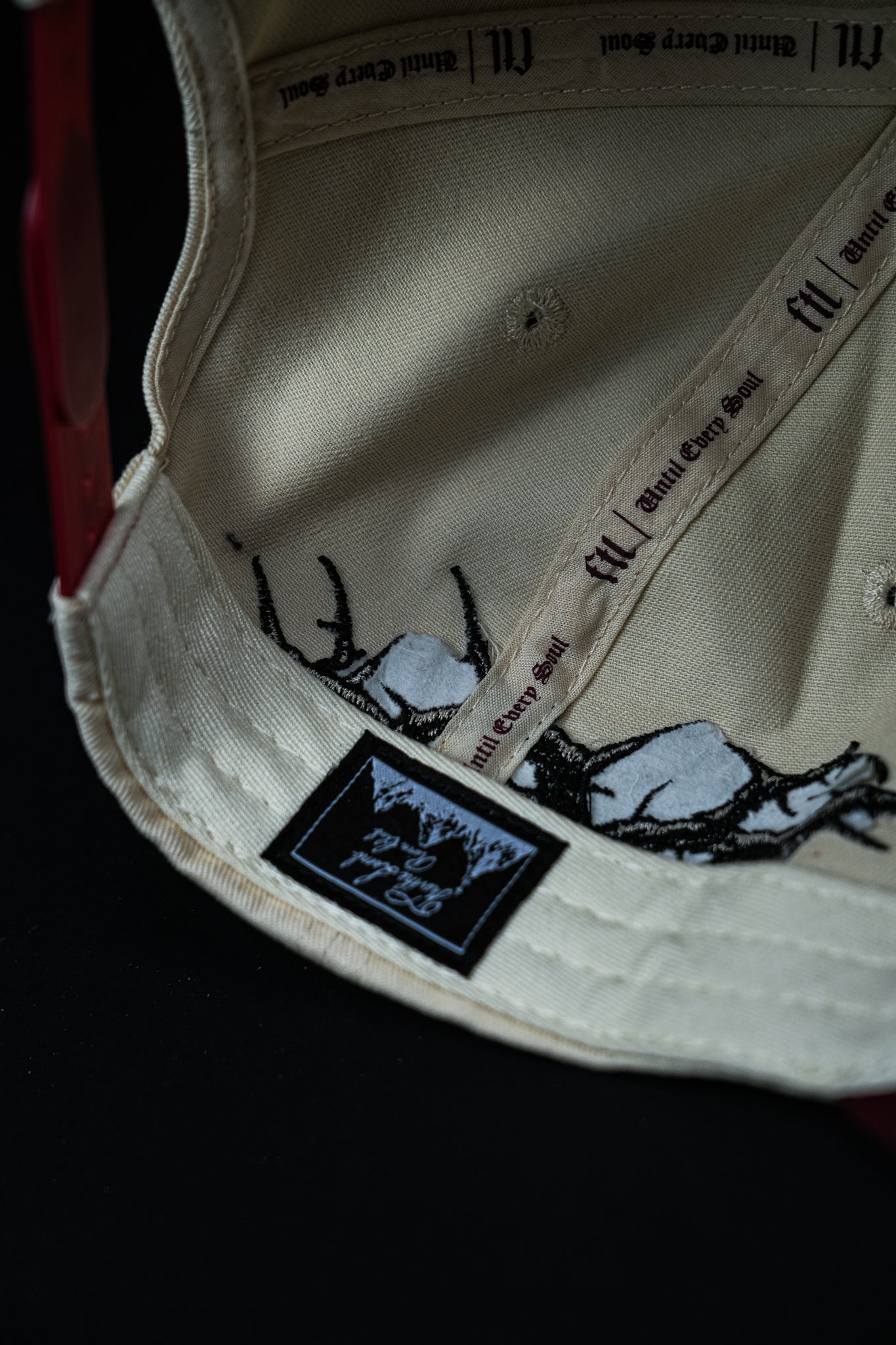 Pierced 5 Panel Hat in Cream/Red