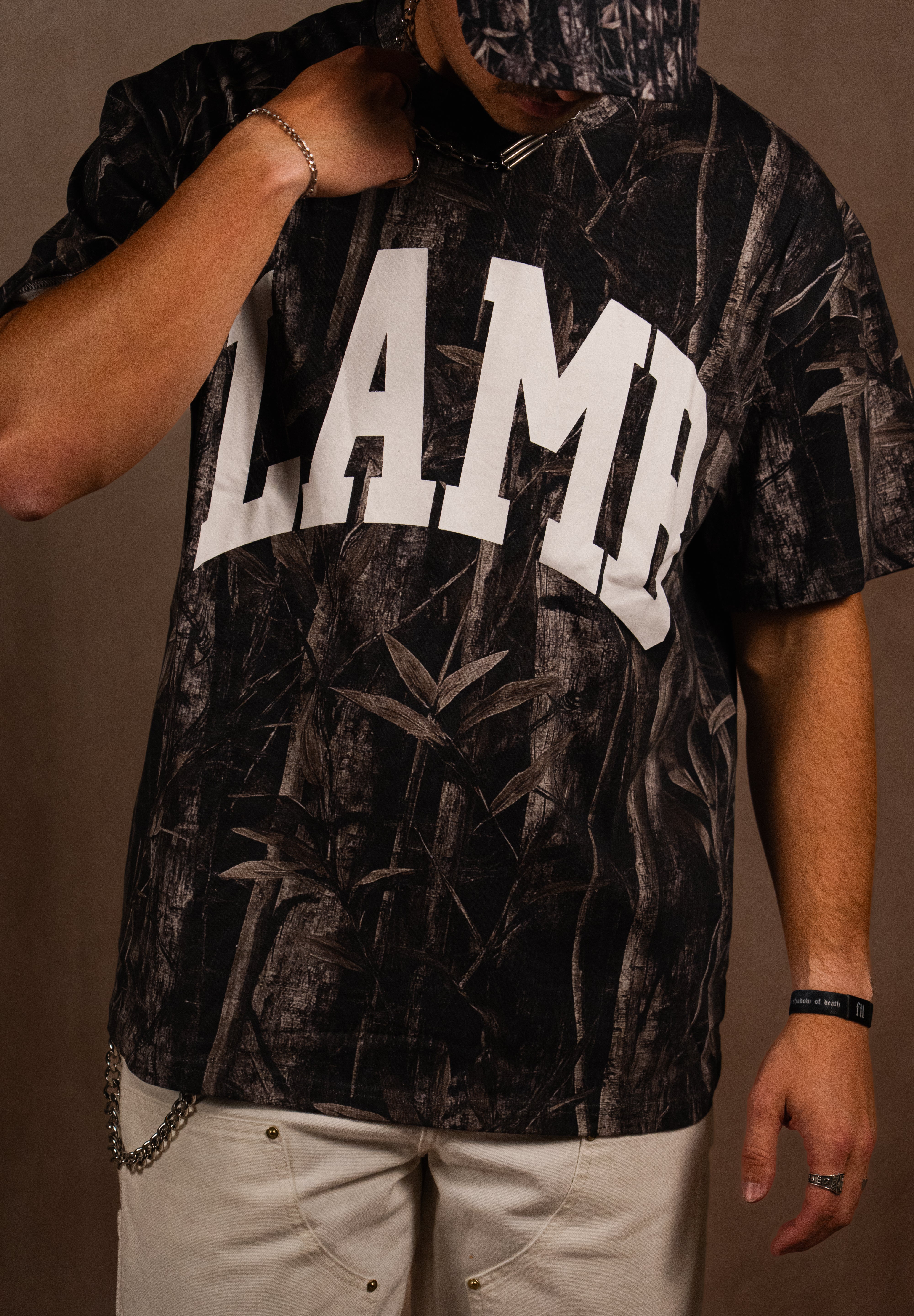 Lamb "PREMIUM" Tee in Grey Cross Wood